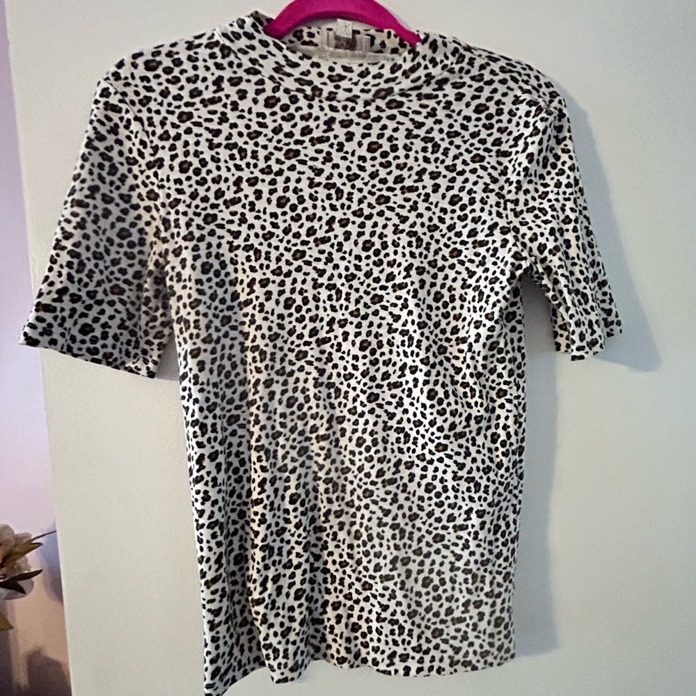 Loft quarter sleeve leopard mock turtle neck